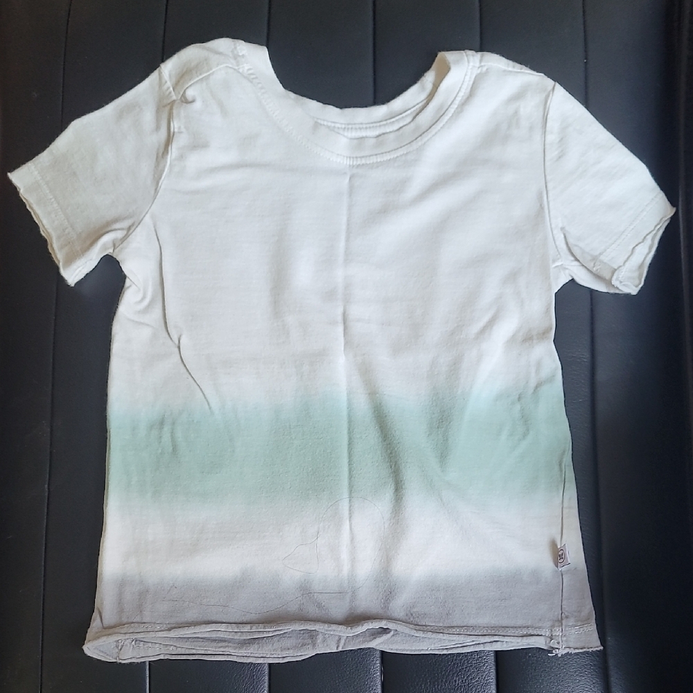 The Honest Company White and Green Short Sleeve Tee